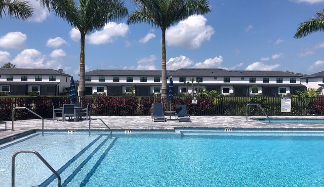 Naples Florida Townhome drive close to beaches and world class shopping.