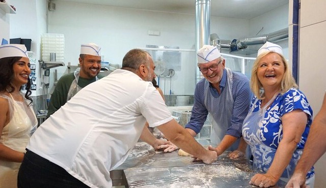 Naples: Pizza-Making Class With Appetizers