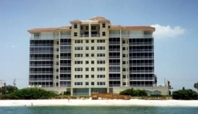 Naples Vanderbilt Beachfront Luxury -Gorgeous ! 14 days ok