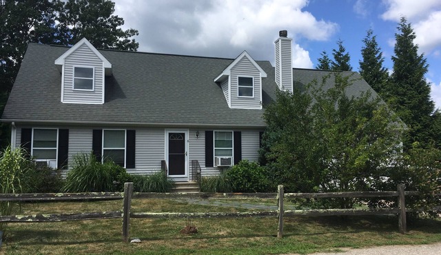 Narraganett 4BR, Pier Neighborhood, Walk 2 Amenities, Dog-friendly, dead-end st.