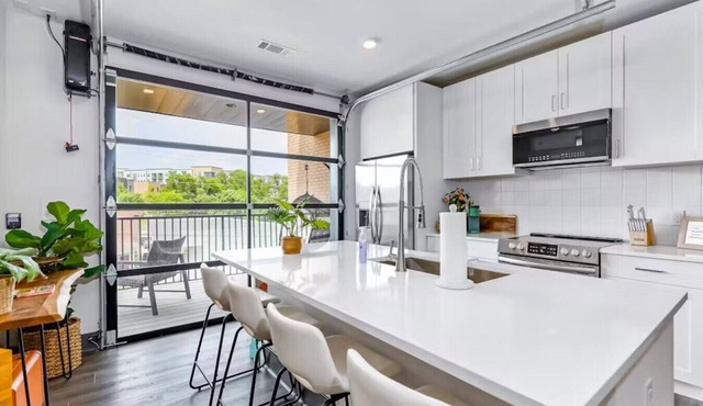 Nashville Oasis at The Muse: Modern 2BR With Balcony & Rooftop Views