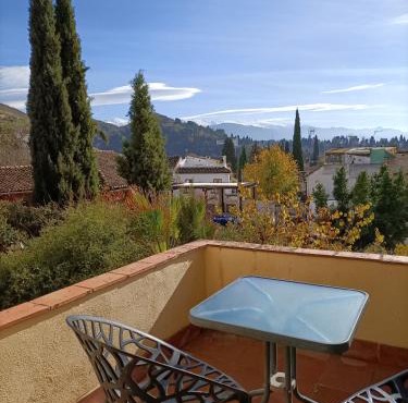 Nasrid Generalife - Carmen con patio ajardinado y vistas panorámicas