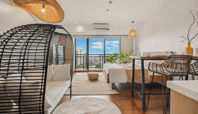 Native Studio Hideaway at the heart of Poblacion, Makati