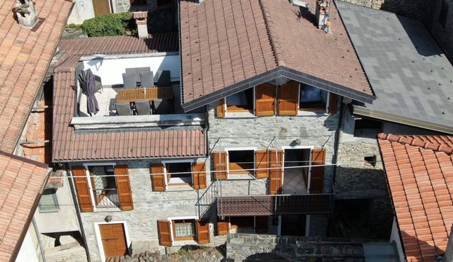 Natural stone rustico "Casa Marie" with views of Lake Como and Domaso