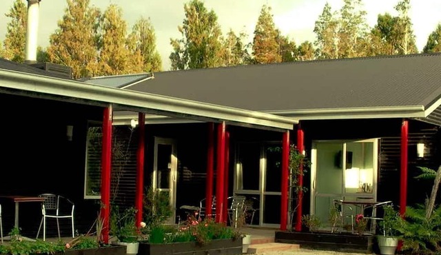 Nature-Inspired Accommodation near the Beach in Hokitika Gorge, New Zealand