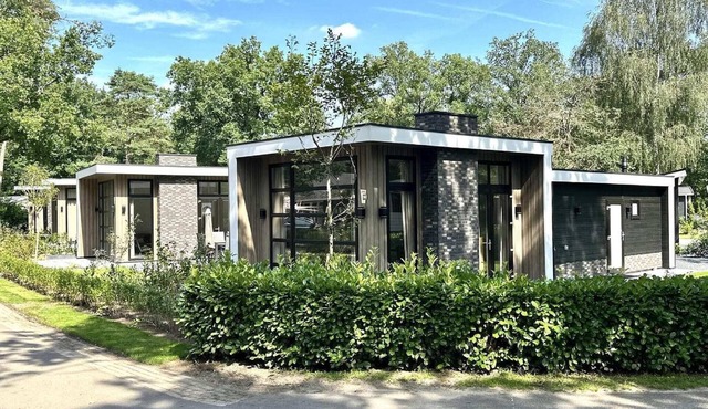 Nature Park Chalet in Hoenderloo
