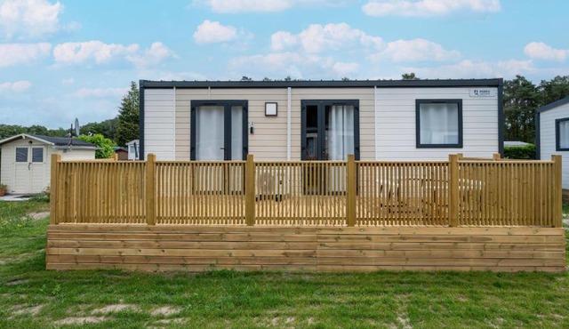 Nature-Rich Caravan Retreat for 6
