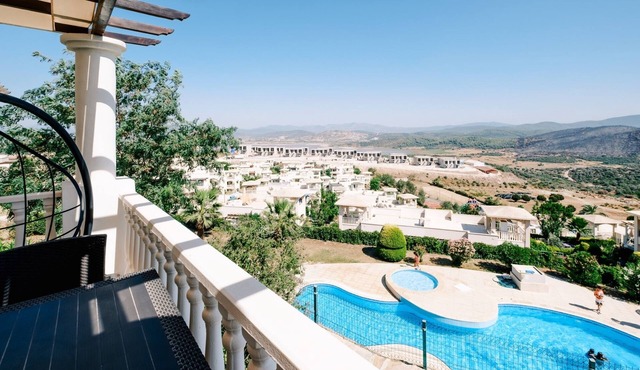 Nature View Villa w Pool 5 min to Beach in Milas