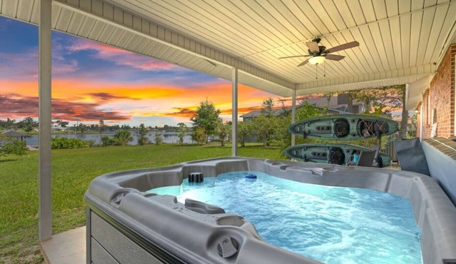 Nautical Nirvana at the Hugh House ~ Bayfront Retreat with Dock, Hot Tub