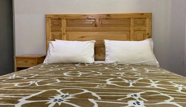 Naveed Tourist Inn