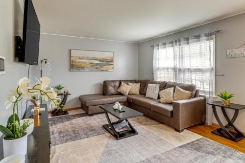 Near Beaches, Base & Bay! Hampton Home w/Backyard
