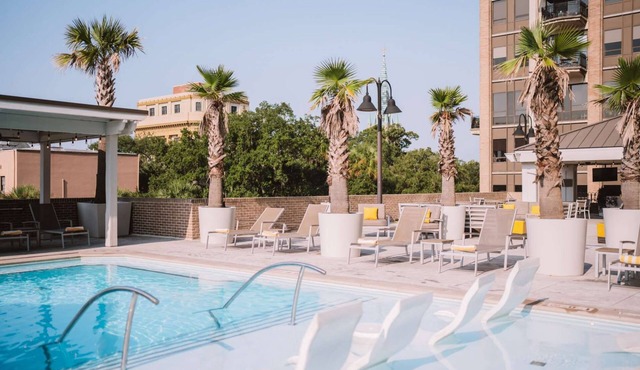 Near City Market | Pool & Pet-Friendly + Dining