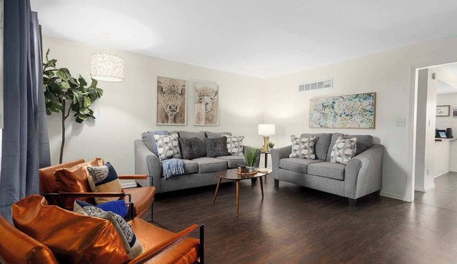 Near FIFA Fan Fest, Stadium!Sleeps 10 Pets Ok