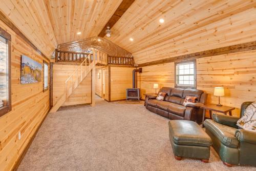 Near Hunting: Cozy Cabin w/Deck in Grass Range!