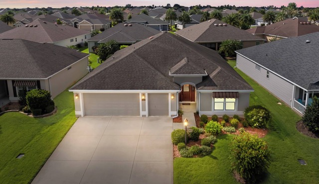Near Lake Sumter + Brownwood + Beautiful 2/2