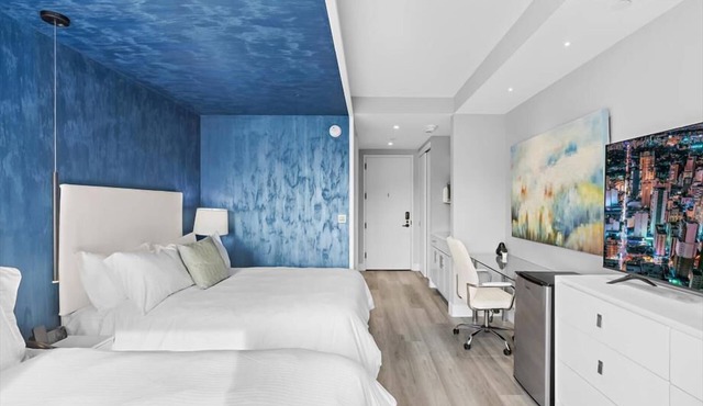 near Stadium Studio 2F BR | Keyless Entry