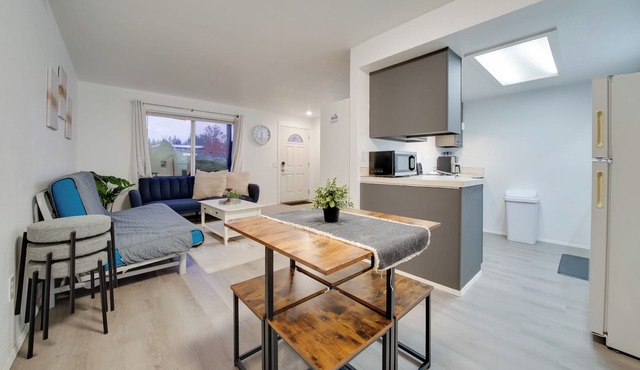 Near Tech Hub & Transit: Central Bellevue Home