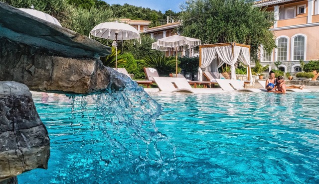 Nefeli Hotel