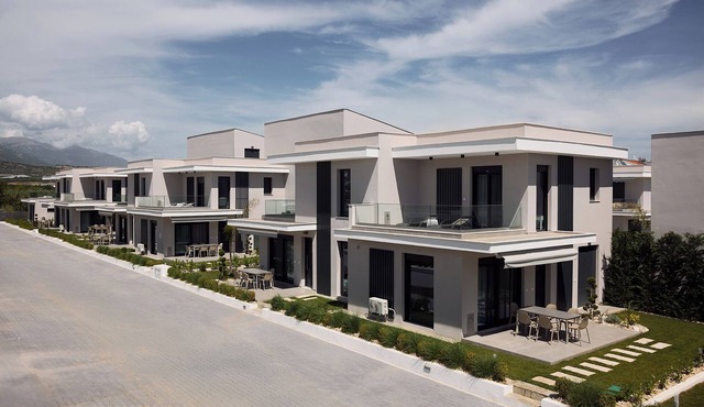 Nefeli Lux- Two Bedroom Duplex with Garden