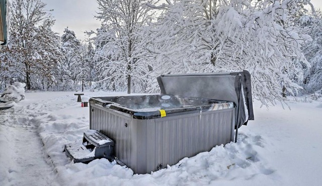 Nekoosa Golf Course Retreat w/Hot Tub!