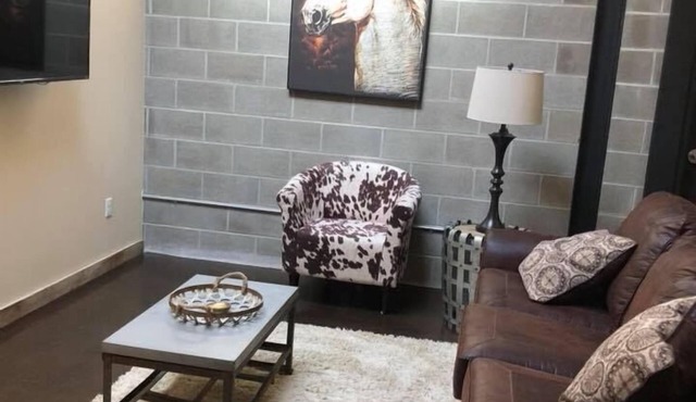 Nelson Inn - Unit 2: The Western
