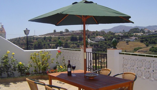 NERJA- PET FRIENDLY SPACIOUS HOUSE-Pool-Views-Parking-Near centre-Summer Vacancy