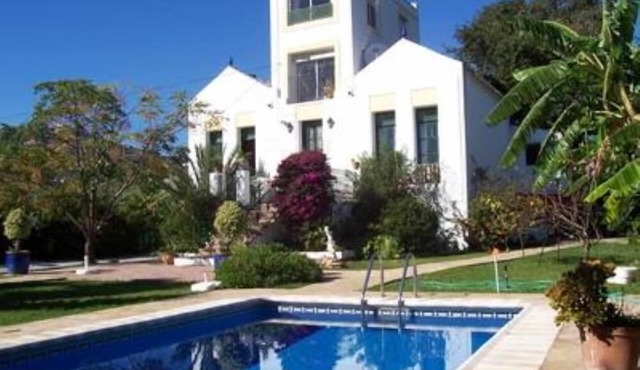 Nerja: Villa with private pool and garden 300 m from the beach