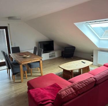 Neu renovierte 2 Zimmer Wohnung 24h Check-In