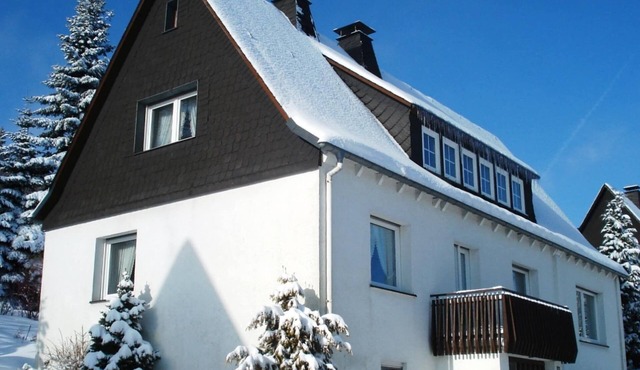 Neuastenberg Garden Retreat