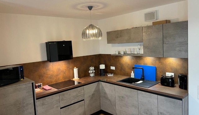 Neue DG-Wohnung,riesen Balkon,Aufzug,Parkplatz,NETFLIX