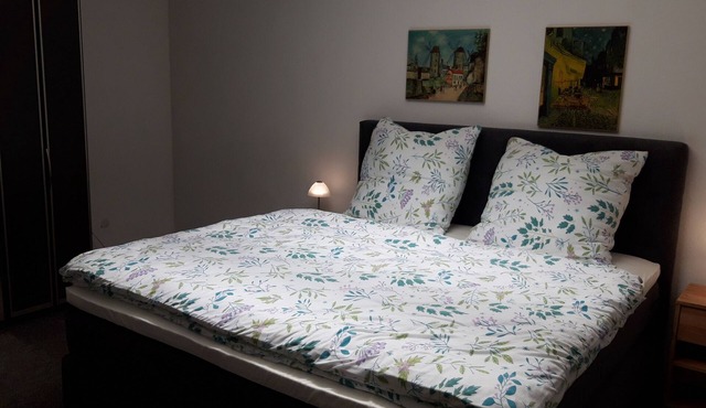 Neue Ferienwohnung mit Liegewiese und Stellplatz Direkt am Mainradweg