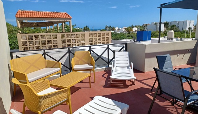 New 2-3 BR/2 Bath Condo, 200m from Gulf of Mexico