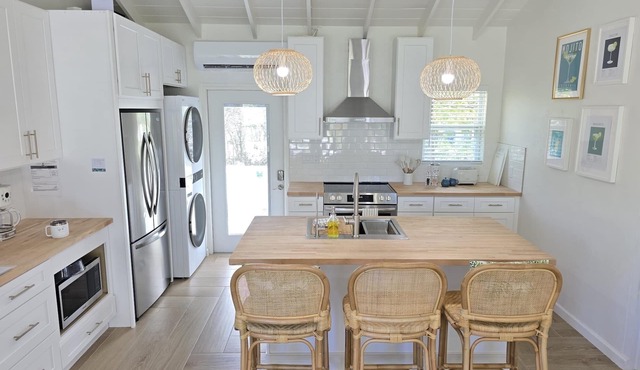 NEW 2 bdrm Sunset Villa on 1+ acre tropical garden directly on Hoopers Beach