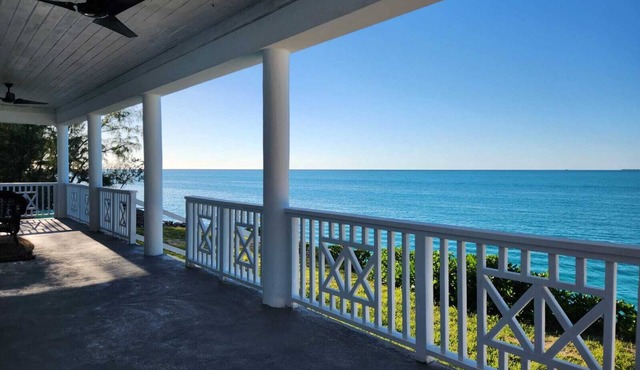 New 3-bed oceanview villa, Black Point, Exuma near Staniel, AC, Wifi dock access