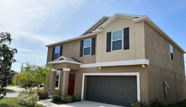 New 4 bedroom corner house with ample space