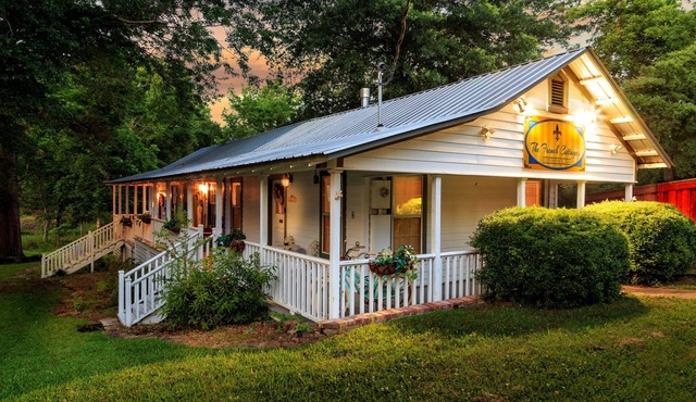 *NEW* Adorable French Country Cottage w/Free Bikes