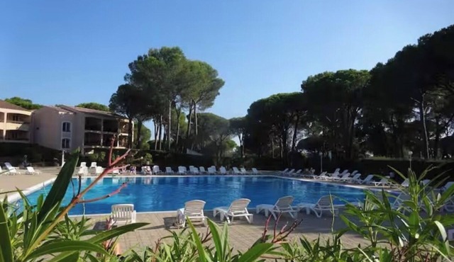 NEW- air-conditioned apartment in secure residence - swimming pool - private parking