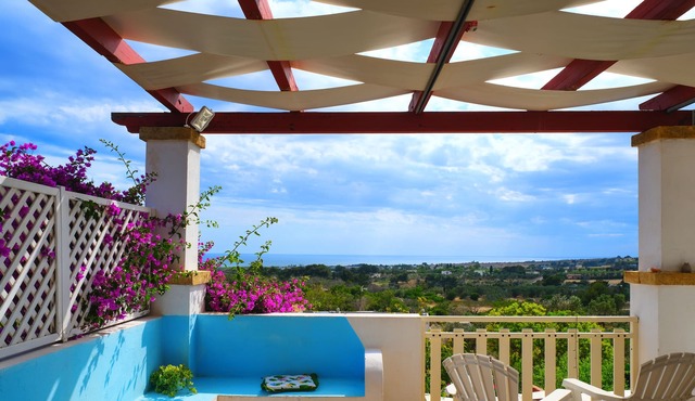 New and comfortable holiday house over the sea of Pescoluse.