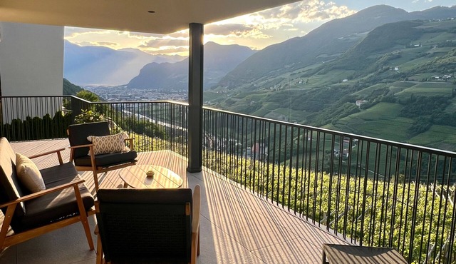 New Apartment 'Vinea Guesthouse Terrace' with Mountain View, terrace and Air Conditioning