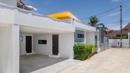 NEW Bamboo Villa 3 Bed 5 Minutes To Nai Harn Beach