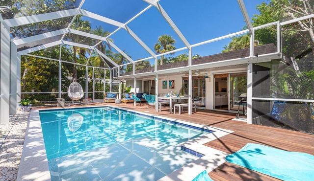 *NEW* Beautiful Cottage Canal Front&Boat Dock