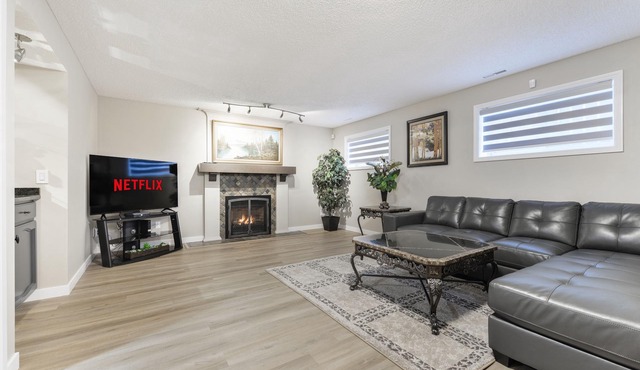 🔥NEW ⭐️BEST TODAY⭐️ 4 Bedroom up to 8 people Home Close to WEM!