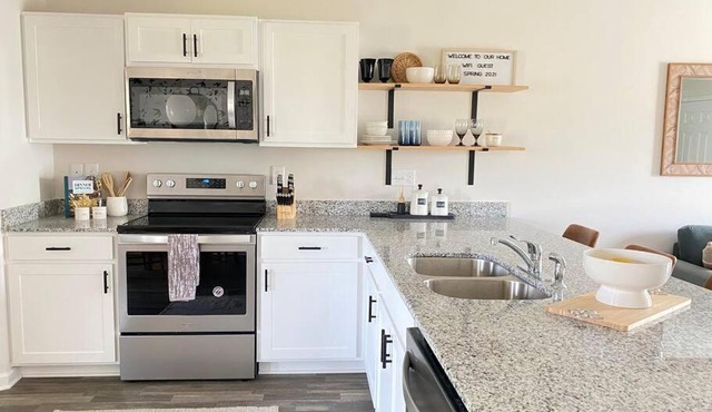 New!!! Boiling spring - luxury home sleeps 6