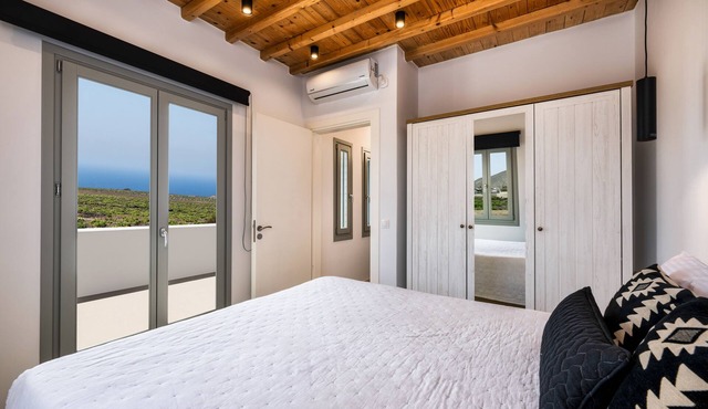 New Build Villas in the Outskirts of Megalochori Santorini 5 min From the Beach