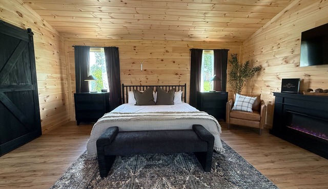 NEW! Cabin w/Gorgeous Views, Pool, FirePit