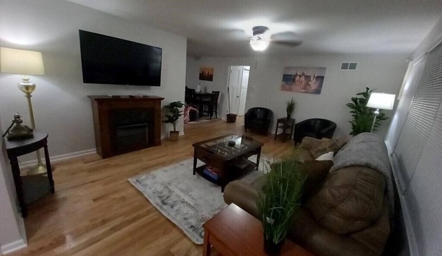New! Carefree! Pro Cleaned, Self Check In Sleeps 6