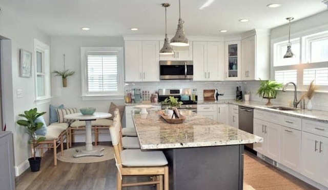 NEW Charming Walk to beach 2-bedroom Coastal Home