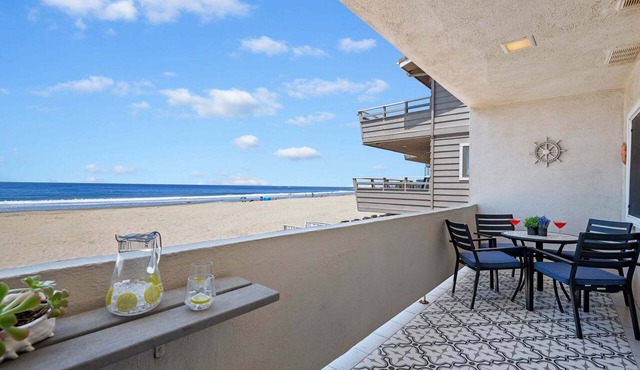 NEW CS 212 - 2bd Ocean Views, Walk Everywhere - You, me, and the Sea!
