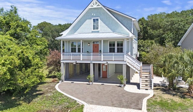 New Custom built 5 bedroom home-5 mins to Folly Beach