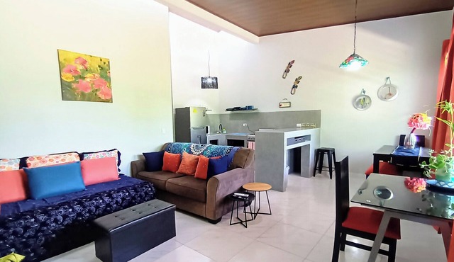 New Duplex Sleeps 6-5 Mins to Dominical Beach-30 Mins to Marino Ballena N. Park